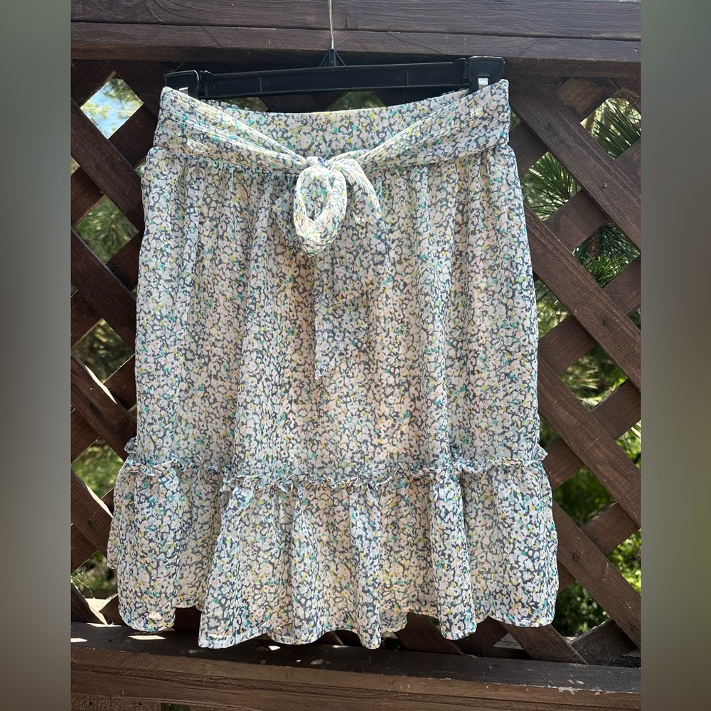 Lauren Conrad floral ruffle skirt